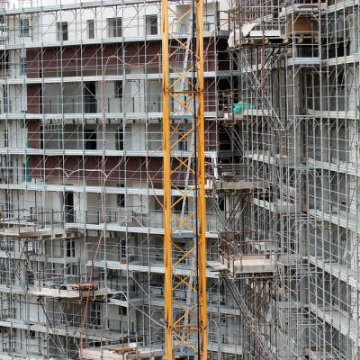 MONTAGE DES GERÜSTES - BERLIN